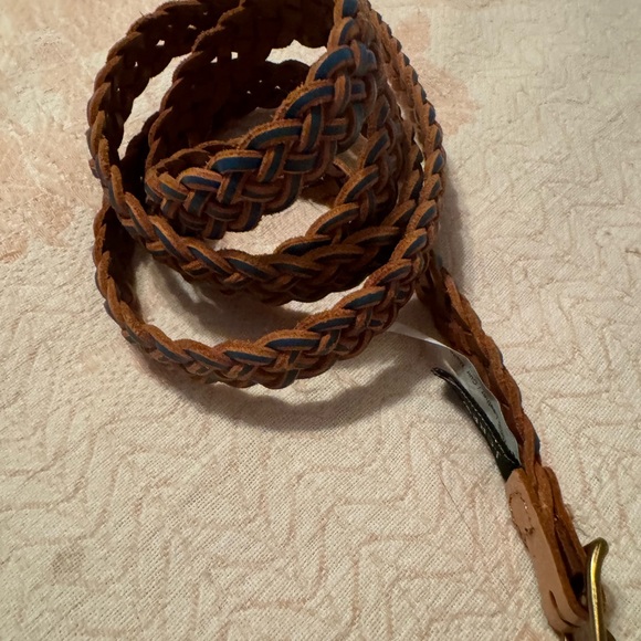 EXCELLENT CONDITION J. CREW BELT - Picture 2 of 5